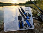 FK-901B-A 2 Caja de señuelos con divisiones y accesorios de pesca (FK-901B )