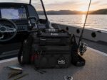 Bolso de pesca estanco con divisiones y fuelle negro (BOL-50 P)